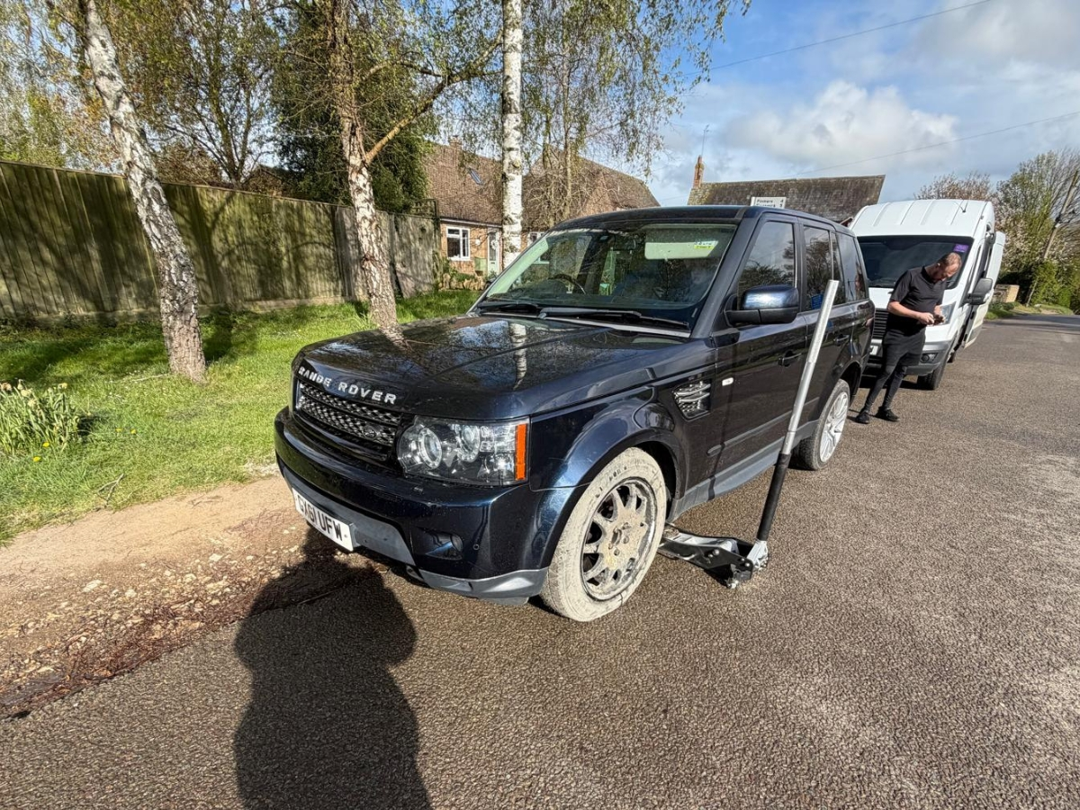 Mobile tyre repair service